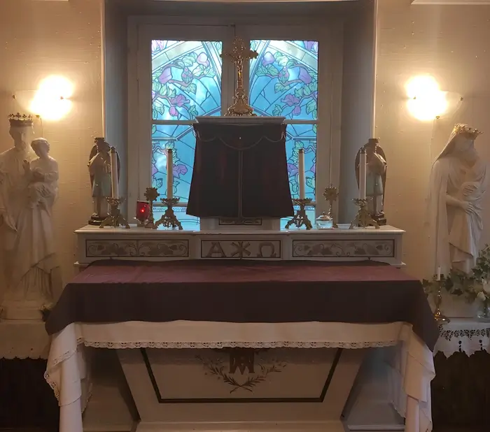 Messe au Prieuré de l'Enfant-Jésus de Plauzat